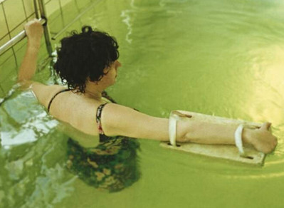 фото реабилитации плеча в бассейне 