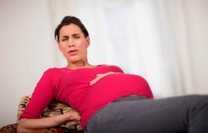 Защемление седалищного нерва при беременности: особенности