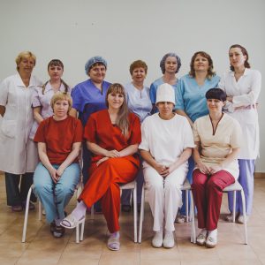 врачи и медсестры операционной